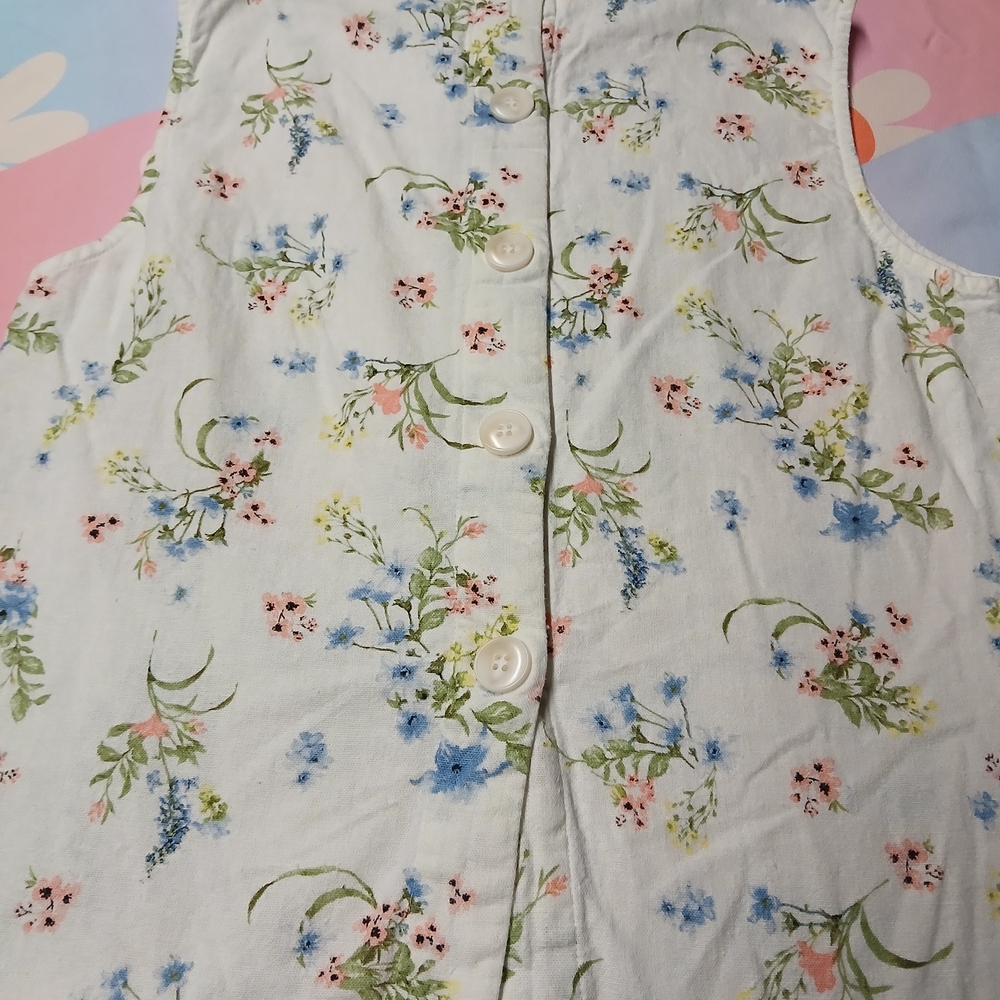 Gilli Floral Print Top with Button Detail
